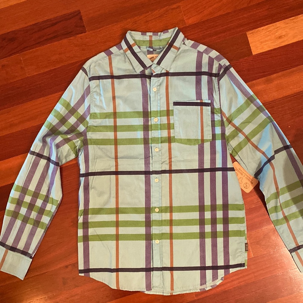 Threads 4 Thought NWT Men’s casual shirt!